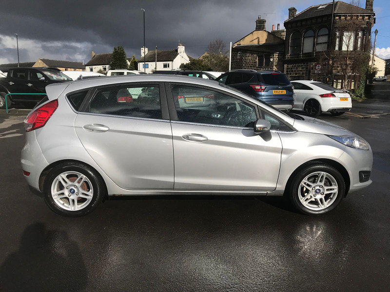 Ford Fiesta 1.2L ZETEC Hatchback 5dr Petrol Manual Euro 5 (81 bhp) 5dr Manual 2025