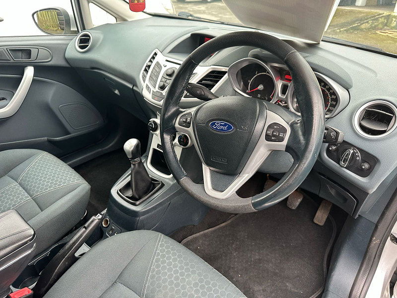 Ford Fiesta 1.4L TITANIUM TDCI Hatchback 5dr Diesel Manual Euro 5 (67 bhp) 5dr Manual 2025