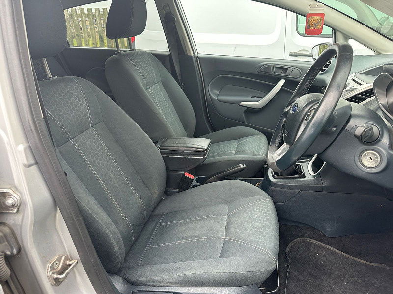 Ford Fiesta 1.4L TITANIUM TDCI Hatchback 5dr Diesel Manual Euro 5 (67 bhp) 5dr Manual 2025