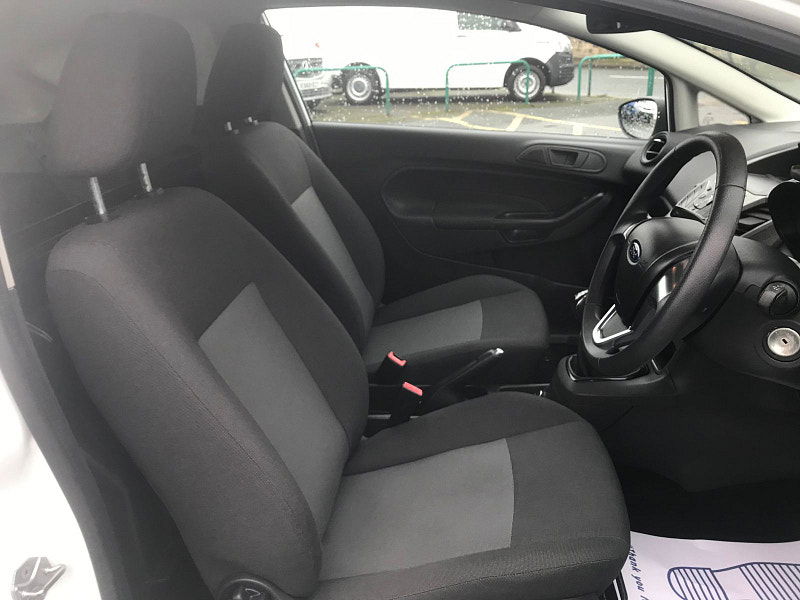 Ford Fiesta Van 1.5 TDCi Panel Van 3dr Diesel Manual (98 g/km, 74 bhp) 3dr Manual 2026