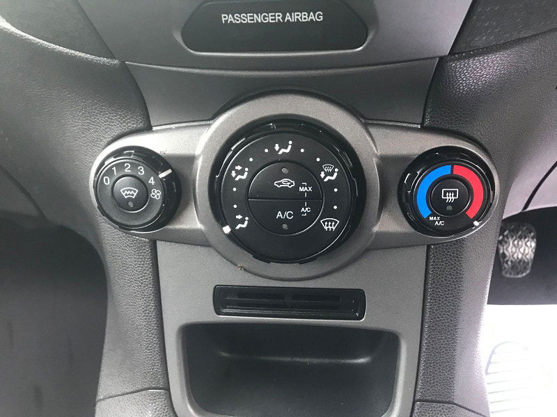 Ford Fiesta Van 1.5 TDCi Panel Van 3dr Diesel Manual (98 g/km, 74 bhp) 3dr Manual 2026