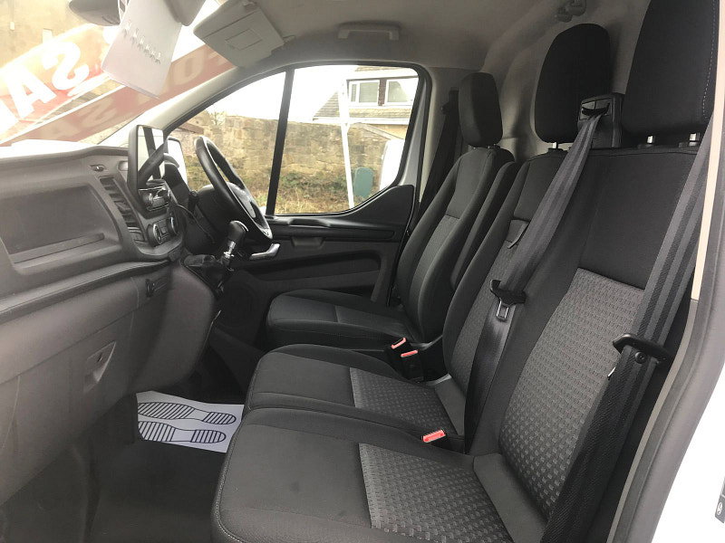 Ford Transit Custom 2.0 300 EcoBlue Trend Panel Van 5dr Diesel Manual L2 H1 Euro 6 (s/s) (105 ps) 5dr Manual 2026
