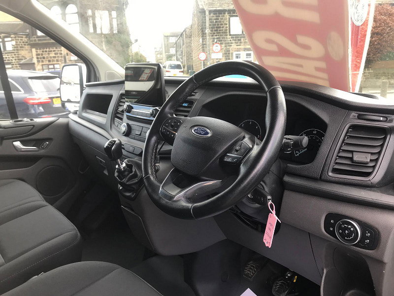 Ford Transit Custom 2.0 300 EcoBlue Trend Panel Van 5dr Diesel Manual L2 H1 Euro 6 (s/s) (105 ps) 5dr Manual 2026