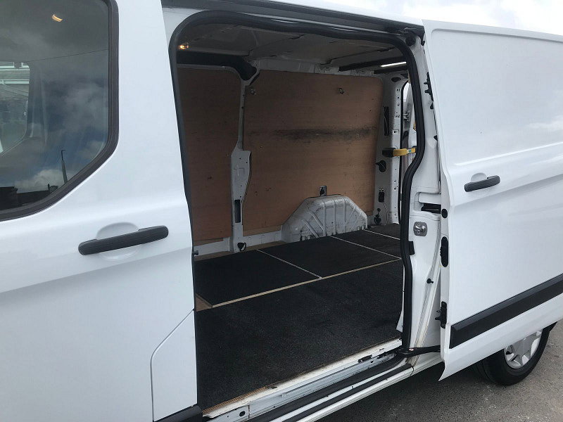 Ford Transit Custom 2.0 300 EcoBlue Trend Panel Van 5dr Diesel Manual L2 H1 Euro 6 (s/s) (105 ps) 5dr Manual 2026