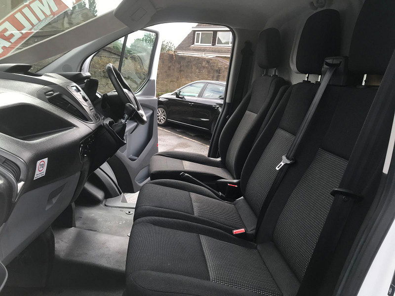 Ford Transit Custom 2.0L 290 Diesel Manual Euro 6 (103 bhp) 5dr Manual 2025