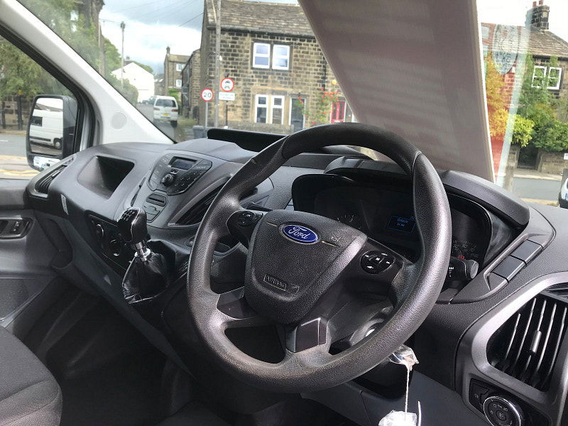 Ford Transit Custom 2.0L 290 Diesel Manual Euro 6 (103 bhp) 5dr Manual 2025