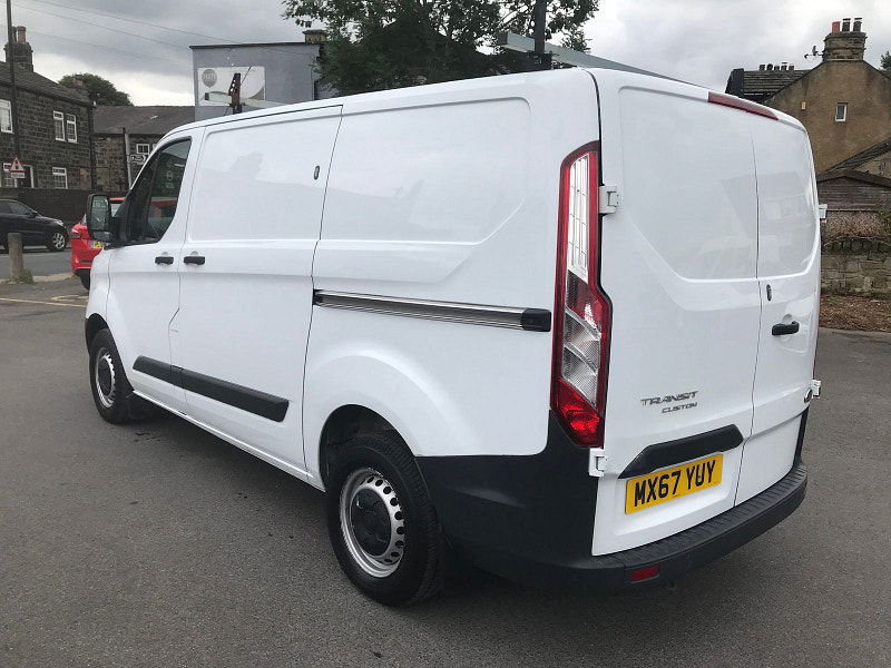 Ford Transit Custom 2.0L 290 Diesel Manual Euro 6 (103 bhp) 5dr Manual 2025