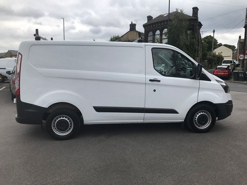 Ford Transit Custom 2.0L 290 Diesel Manual Euro 6 (103 bhp) 5dr Manual 2025