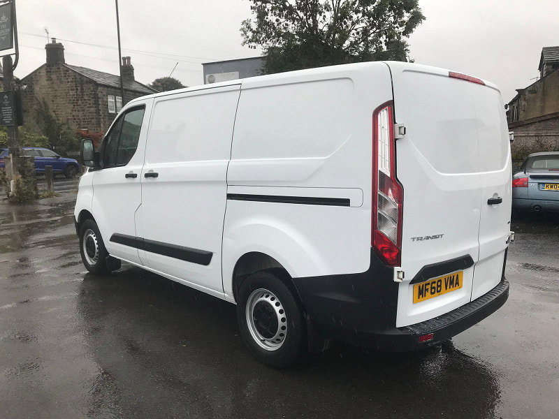 Ford Transit Custom 2.0L 300 Base Diesel Manual Euro 6 (103 bhp) 5dr Manual 2026