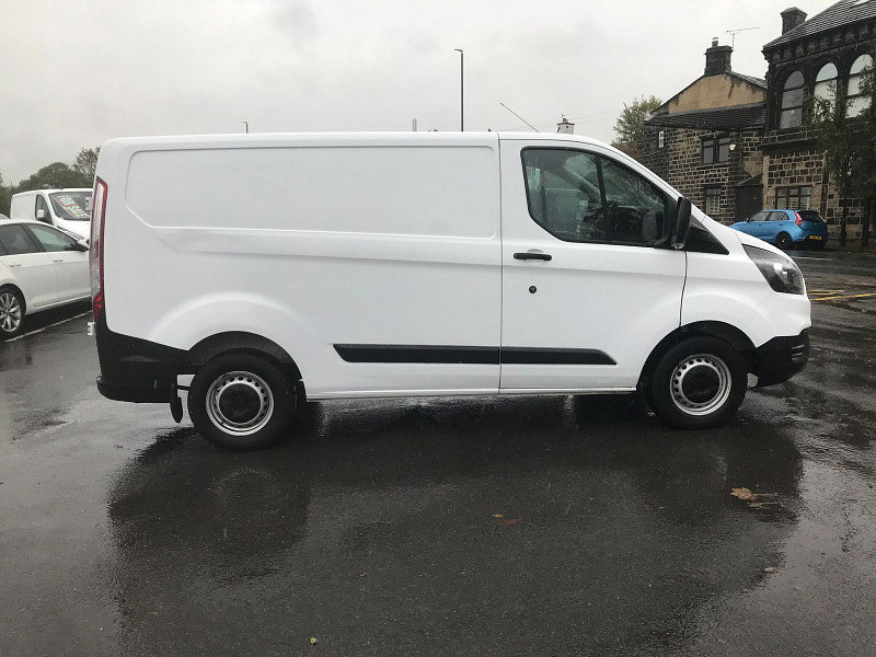Ford Transit Custom 2.0L 300 Base Diesel Manual Euro 6 (103 bhp) 5dr Manual 2026