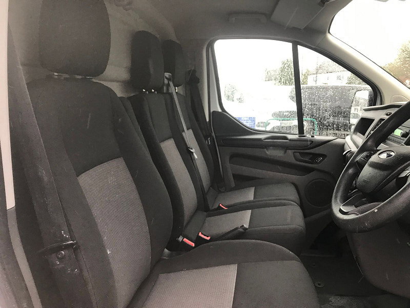 Ford Transit Custom 2.0L 300 Base Diesel Manual Euro 6 (103 bhp) 5dr Manual 2026