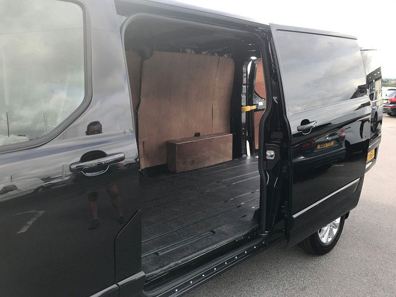 Ford Transit Custom 2.0L 300 Limited EcoBlue 5dr Diesel Manual Euro 6 (128 bhp) 5dr Manual 2025