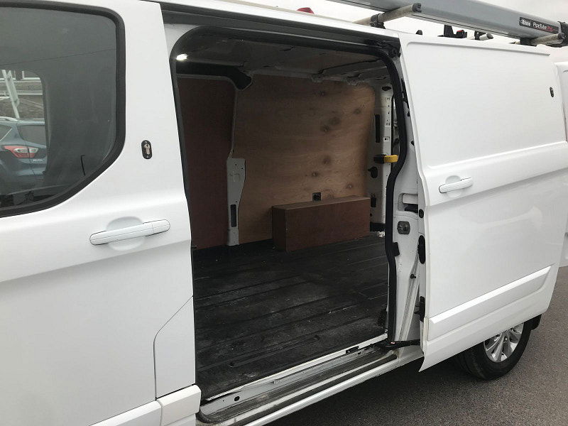 Ford Transit Custom 2.0L 300 Limited EcoBlue 5dr Diesel Manual Euro 6 (128 bhp) 5dr Manual 2025