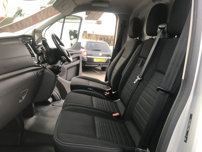 Ford Transit Custom 2.0L 300 LIMITED P/V ECOBLUE Diesel Manual Euro 6 (128 bhp) 5dr Manual 2025
