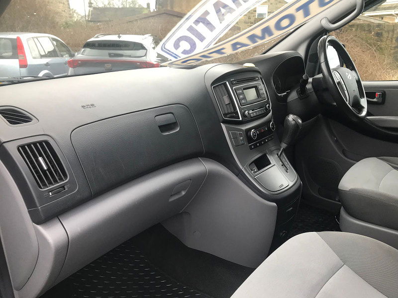 Ford Transit Custom 2.0L 300 LIMITED P/V ECOBLUE Diesel Manual Euro 6 (128 bhp) 5dr Manual 2025