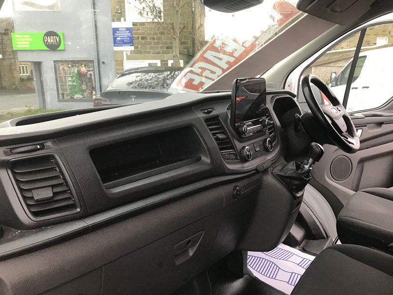 Ford Transit Custom 2.0L 300 Trend EcoBlue 5dr Diesel Manual Euro 6 (104 bhp) 5dr Manual 2025