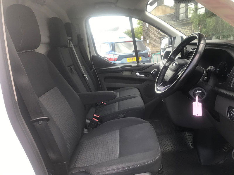 Ford Transit Custom 2.0L 300 Trend EcoBlue Diesel Manual Euro 6 (104 bhp) 5dr Manual 2025