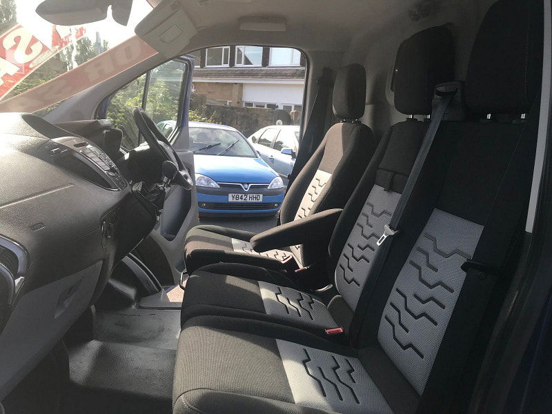 Ford Transit Custom 2.2L 270 LIMITED LR P/V Diesel Manual Euro 5 (153 bhp) 6dr Manual 2025