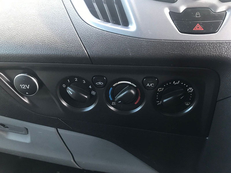 Ford Transit Custom 2.2L 270 LIMITED LR P/V Diesel Manual Euro 5 (153 bhp) 6dr Manual 2025
