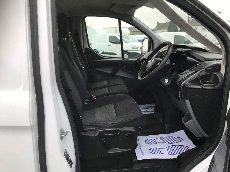 Ford Transit Custom 2.2L 290 LR P/V Diesel Manual Euro 6 (99 bhp) 5dr Manual 2025