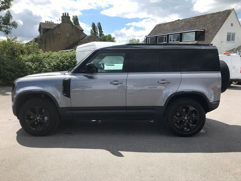 Land Rover Defender 3.0L Hard Top SE D MHEV Auto 5dr Diesel Automatic Euro 6 (295 bhp) 5dr Automatic 2025
