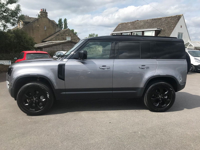 Land Rover Defender 3.0L Hard Top SE D MHEV Auto 5dr Diesel Automatic Euro 6 (295 bhp) 5dr Automatic 2025