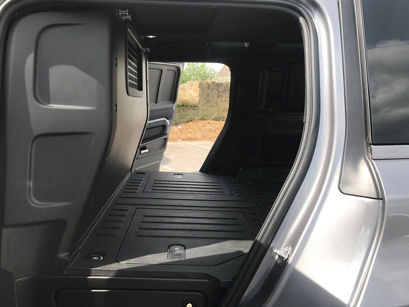 Land Rover Defender 3.0L Hard Top SE D MHEV Auto 5dr Diesel Automatic Euro 6 (295 bhp) 5dr Automatic 2025