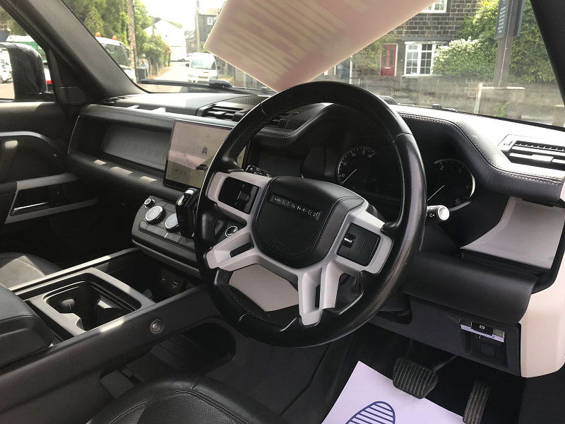Land Rover Defender 3.0L Hard Top SE D MHEV Auto 5dr Diesel Automatic Euro 6 (295 bhp) 5dr Automatic 2025