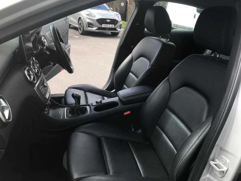 Mercedes-Benz A Class 1.5 A180d Sport (Premium) Hatchback 5dr Diesel Manual Euro 6 (s/s) (109 ps) 5dr Manual 2026