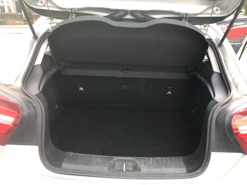 Mercedes-Benz A Class 1.5 A180d Sport (Premium) Hatchback 5dr Diesel Manual Euro 6 (s/s) (109 ps) 5dr Manual 2026