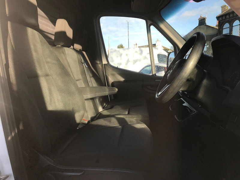 Mercedes-Benz Sprinter 1.9L 317 Progressive CDI Diesel Manual Euro 6 (168 bhp) 5dr Manual 2025