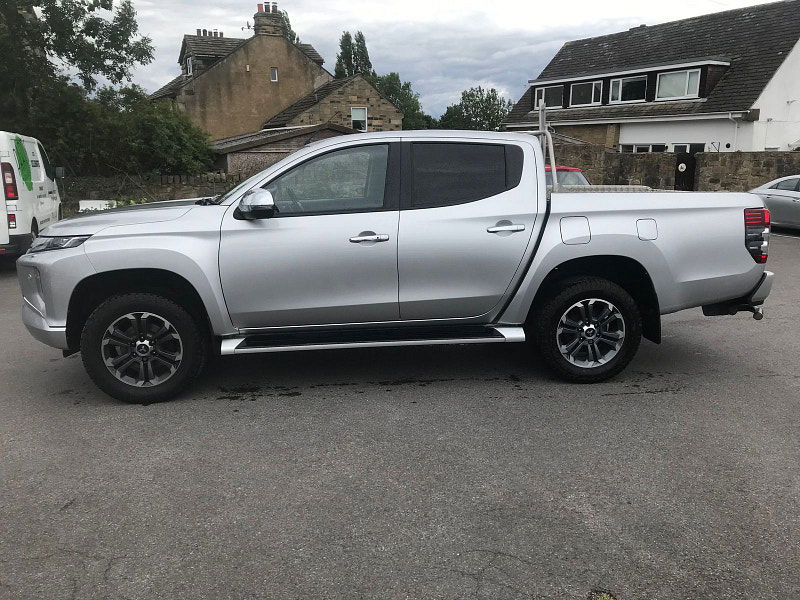 Mitsubishi L200 2.3L Barbarian X DI-D Auto Diesel Automatic Euro 6 (148 bhp) 0dr Automatic 2025
