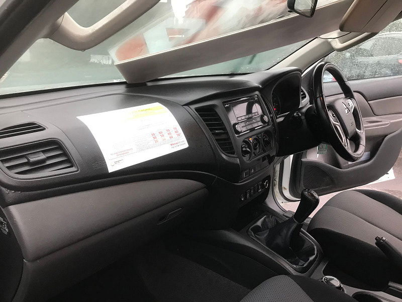 Mitsubishi L200 2.4 DI-D DC 4Life Pickup Double Cab 4dr Diesel Manual 4WD Euro 6 (s/s) (154 ps) 4dr Manual 2026