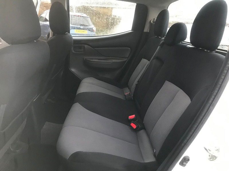 Mitsubishi L200 2.4 DI-D DC 4Life Pickup Double Cab 4dr Diesel Manual 4WD Euro 6 (s/s) (154 ps) 4dr Manual 2026