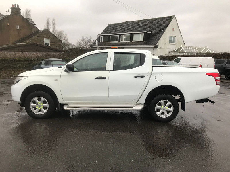 Mitsubishi L200 2.4 DI-D DC 4Life Pickup Double Cab 4dr Diesel Manual 4WD Euro 6 (s/s) (154 ps) 4dr Manual 2026