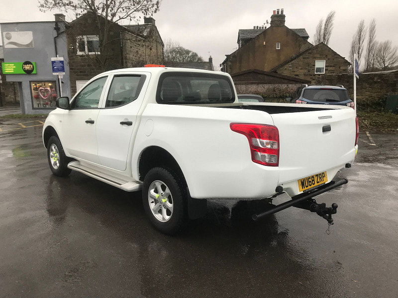 Mitsubishi L200 2.4 DI-D DC 4Life Pickup Double Cab 4dr Diesel Manual 4WD Euro 6 (s/s) (154 ps) 4dr Manual 2026