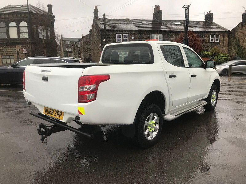 Mitsubishi L200 2.4 DI-D DC 4Life Pickup Double Cab 4dr Diesel Manual 4WD Euro 6 (s/s) (154 ps) 4dr Manual 2026