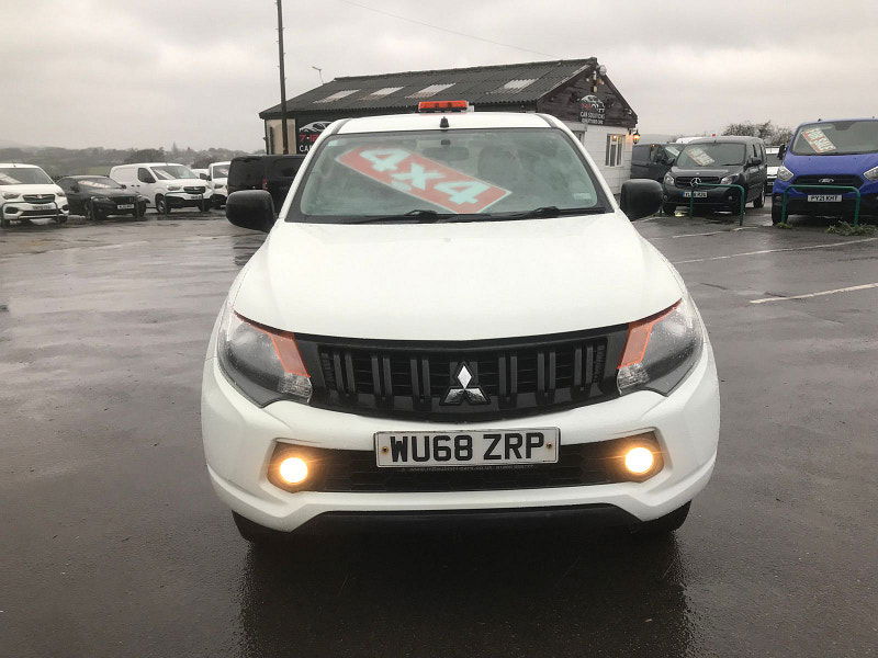 Mitsubishi L200 2.4 DI-D DC 4Life Pickup Double Cab 4dr Diesel Manual 4WD Euro 6 (s/s) (154 ps) 4dr Manual 2026