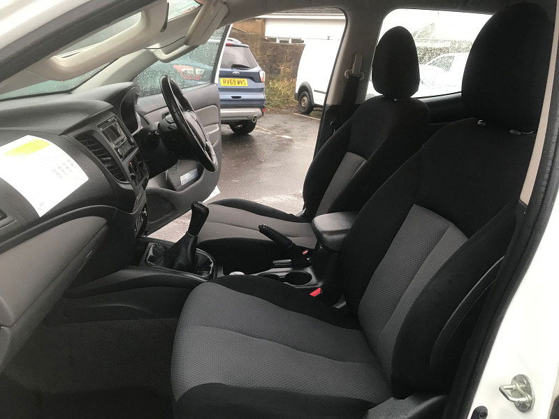 Mitsubishi L200 2.4 DI-D DC 4Life Pickup Double Cab 4dr Diesel Manual 4WD Euro 6 (s/s) (154 ps) 4dr Manual 2026