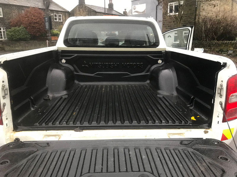 Mitsubishi L200 2.4 DI-D DC 4Life Pickup Double Cab 4dr Diesel Manual 4WD Euro 6 (s/s) (154 ps) 4dr Manual 2026