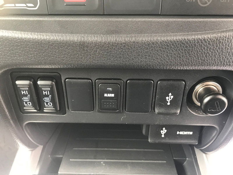 Mitsubishi L200 2.4L Challenger DI-D Auto Diesel Automatic Euro 6 (178 bhp) 4dr Automatic 2025