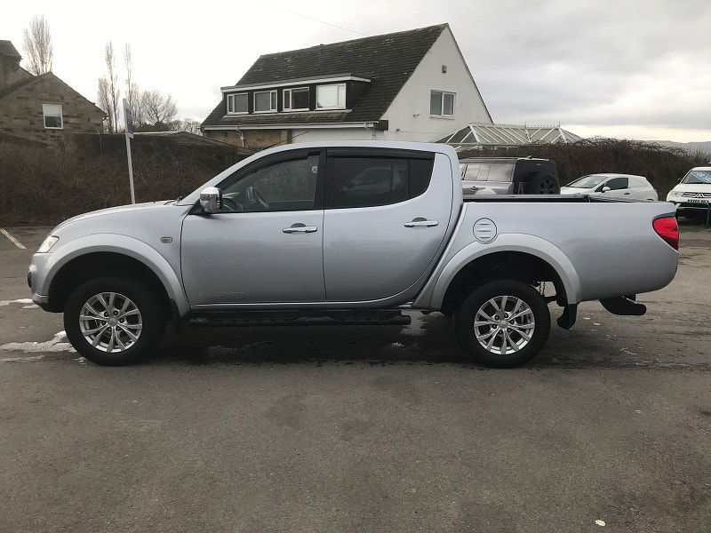 Mitsubishi L200 2.5L DI-D 4X4 CHALLENGER LB DCB 5dr Diesel Manual Euro 5 (175 bhp) 5dr Manual 2025