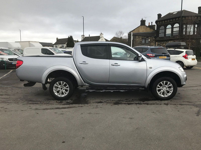 Mitsubishi L200 2.5L DI-D 4X4 CHALLENGER LB DCB 5dr Diesel Manual Euro 5 (175 bhp) 5dr Manual 2025