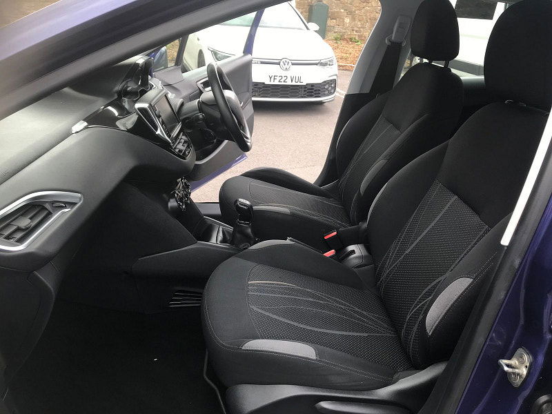 Peugeot 208 1.4L Active HDi Hatchback 5dr Diesel Manual Euro 5 (68 bhp) 5dr Manual 2025