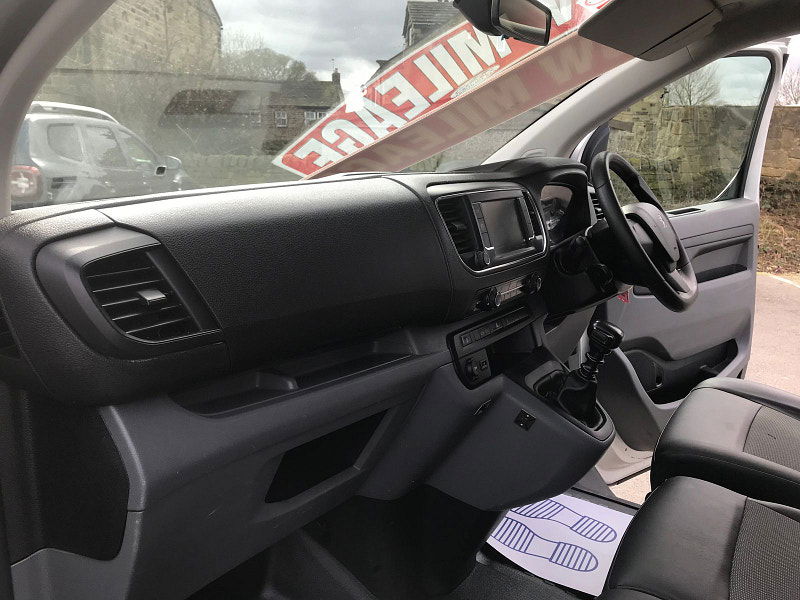 Peugeot Expert 2.0 BlueHDi 1400 Professional Long Panel Van 6dr Diesel Manual LWB Euro 6 (s/s) (120 ps) 6dr Manual 2026