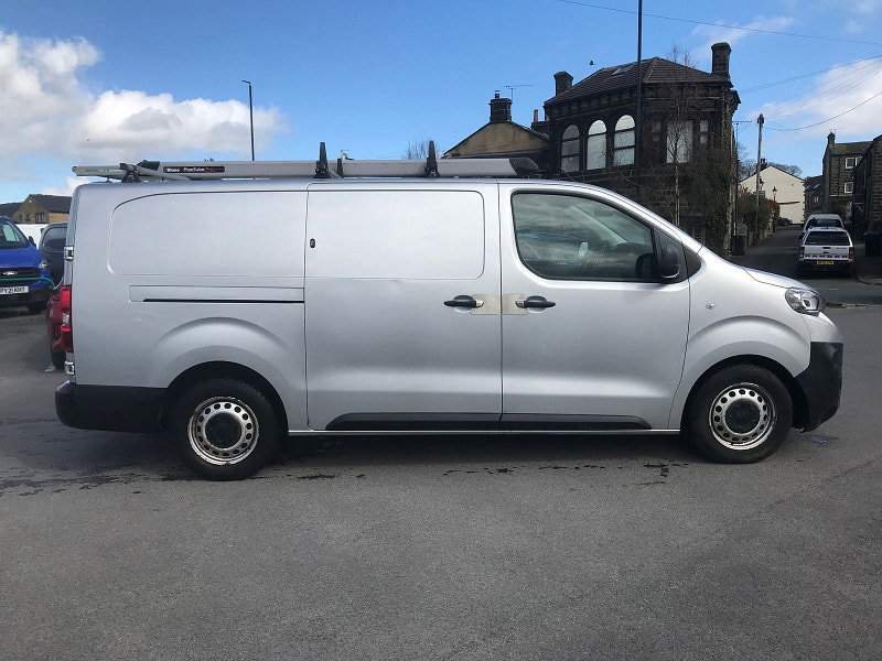 Peugeot Expert 2.0 BlueHDi 1400 Professional Long Panel Van 6dr Diesel Manual LWB Euro 6 (s/s) (120 ps) 6dr Manual 2026