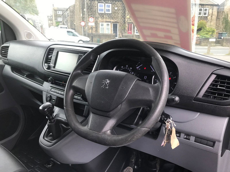 Peugeot Expert 2.0 BlueHDi 1400 Professional Long Panel Van 6dr Diesel Manual LWB Euro 6 (s/s) (120 ps) 6dr Manual 2026