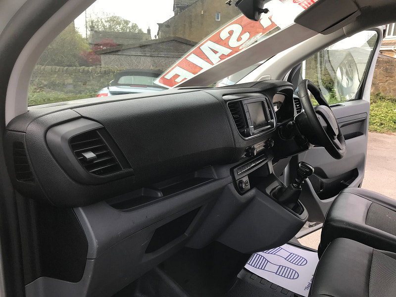 Peugeot Expert 2.0 BlueHDi 1400 Professional Long Panel Van 6dr Diesel Manual LWB Euro 6 (s/s) (120 ps) 6dr Manual 2026