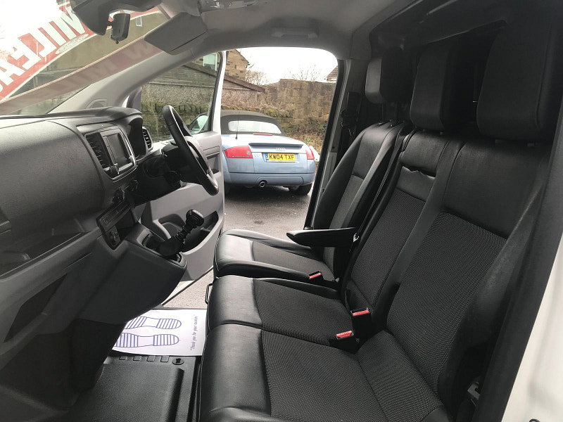 Peugeot Expert 2.0L Professional L1 Blue HDi Diesel Manual Euro 6 (121 bhp) 6dr Manual 2026