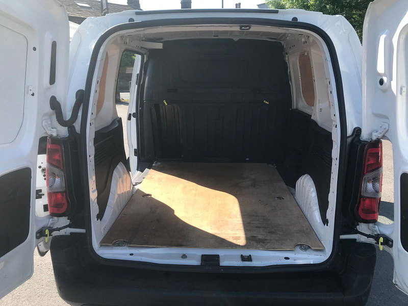 Peugeot Partner 1.5 BlueHDi 1000 Professional Premium Standard Panel Van 5dr Diesel Manual SWB Euro 6 (100 bhp) 5dr Manual 2026